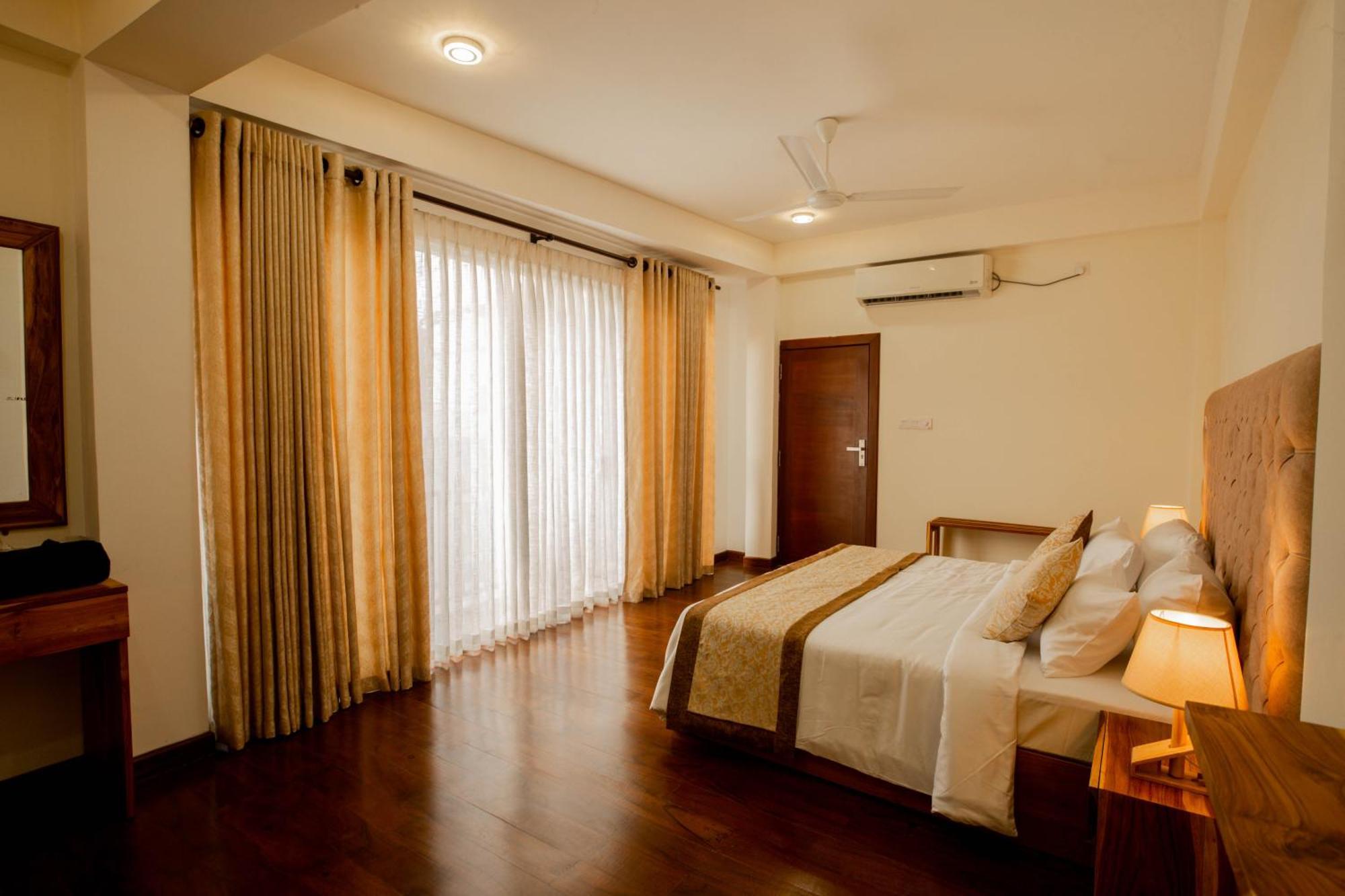 Отель Manthra Leisure Канди Экстерьер фото